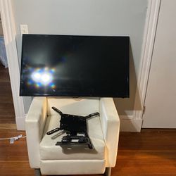 40 Inch TV With Wall mount 