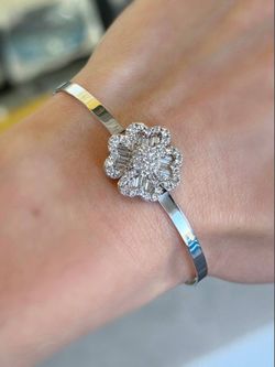 18k solid white gold 2.5CTW Natural Diamond Baguette & Round cut cuff clover flower bracelet 6.5”