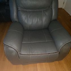 Grey 2 Piece Leather Set Recliners