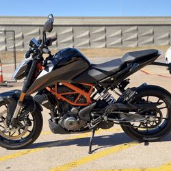 2023 KTM 390 Duke. Super Clean With Low Miles Available For $0 Down Financing 