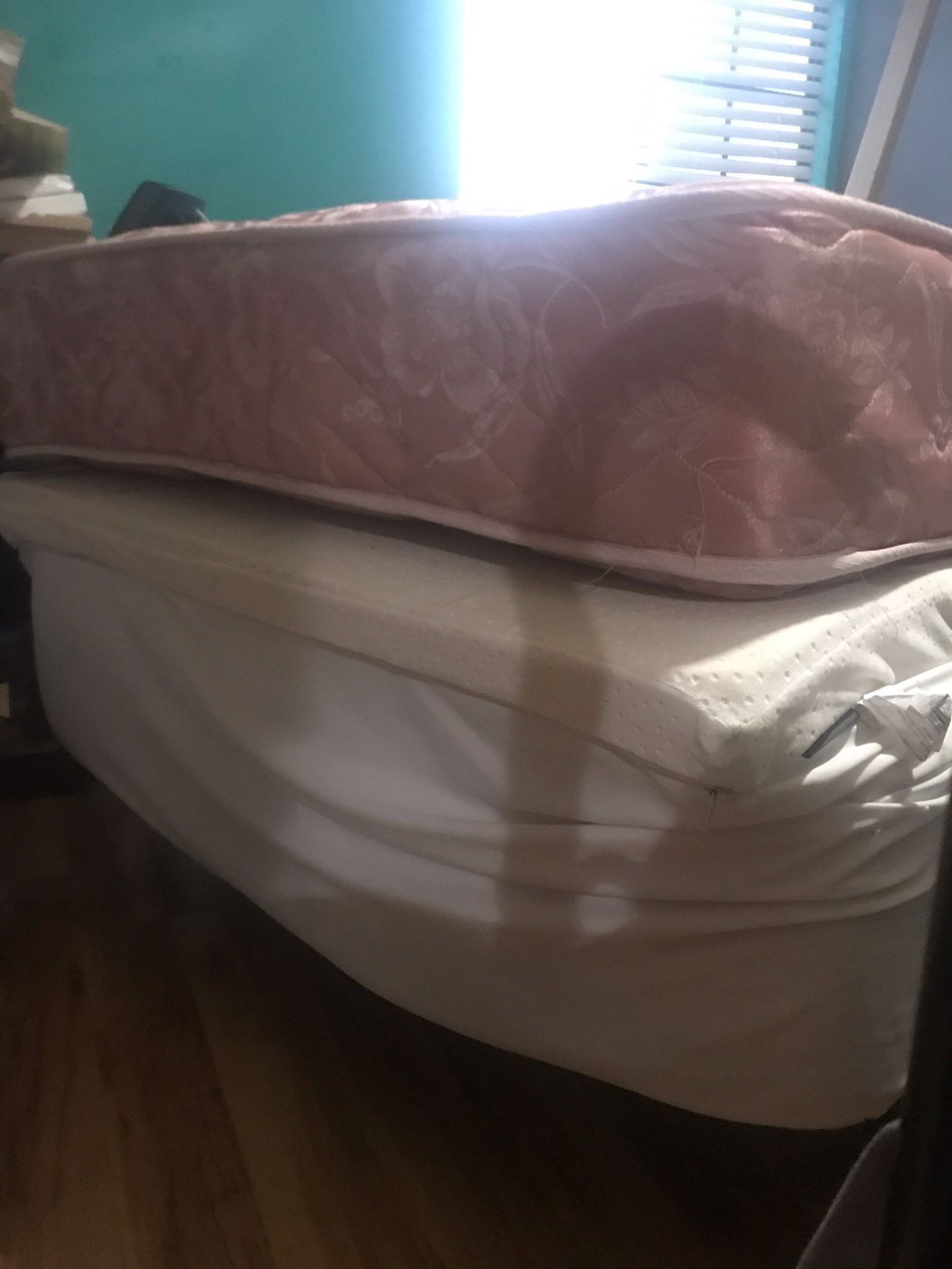 Free! Full set up!!! Twin size mattress very little/no use