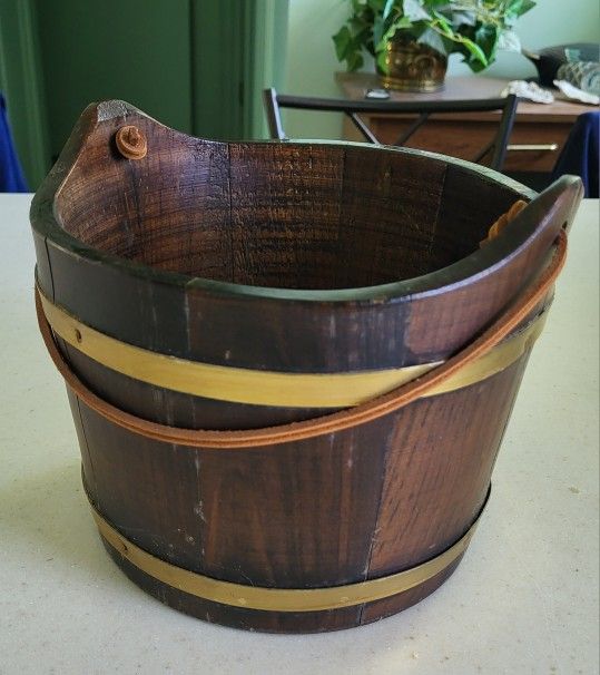 Colonial Style Wood Bucket