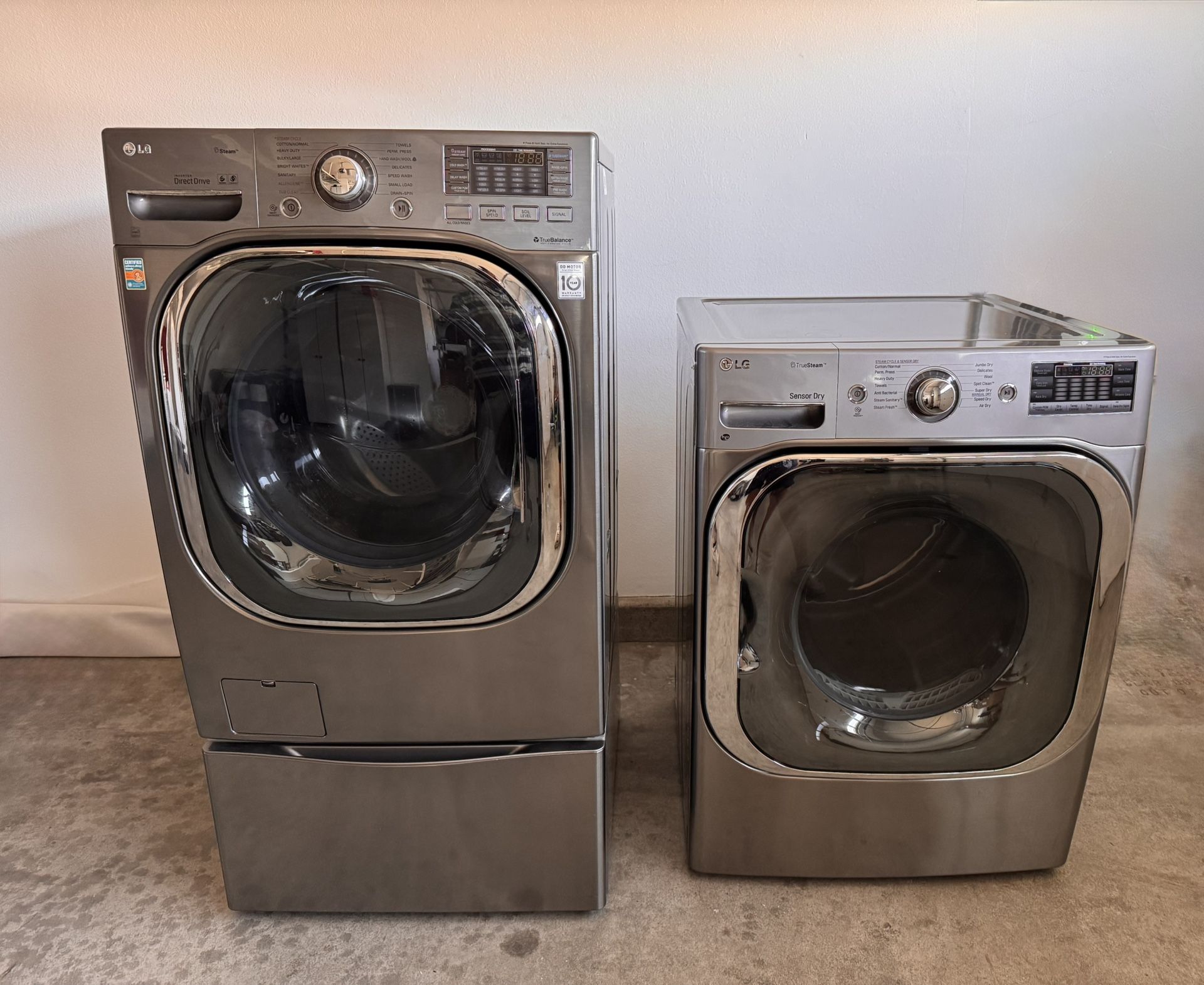 LG Washer/ Dryer Set - USED