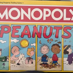 Peanuts Snoopy Monopoly Brand NEW