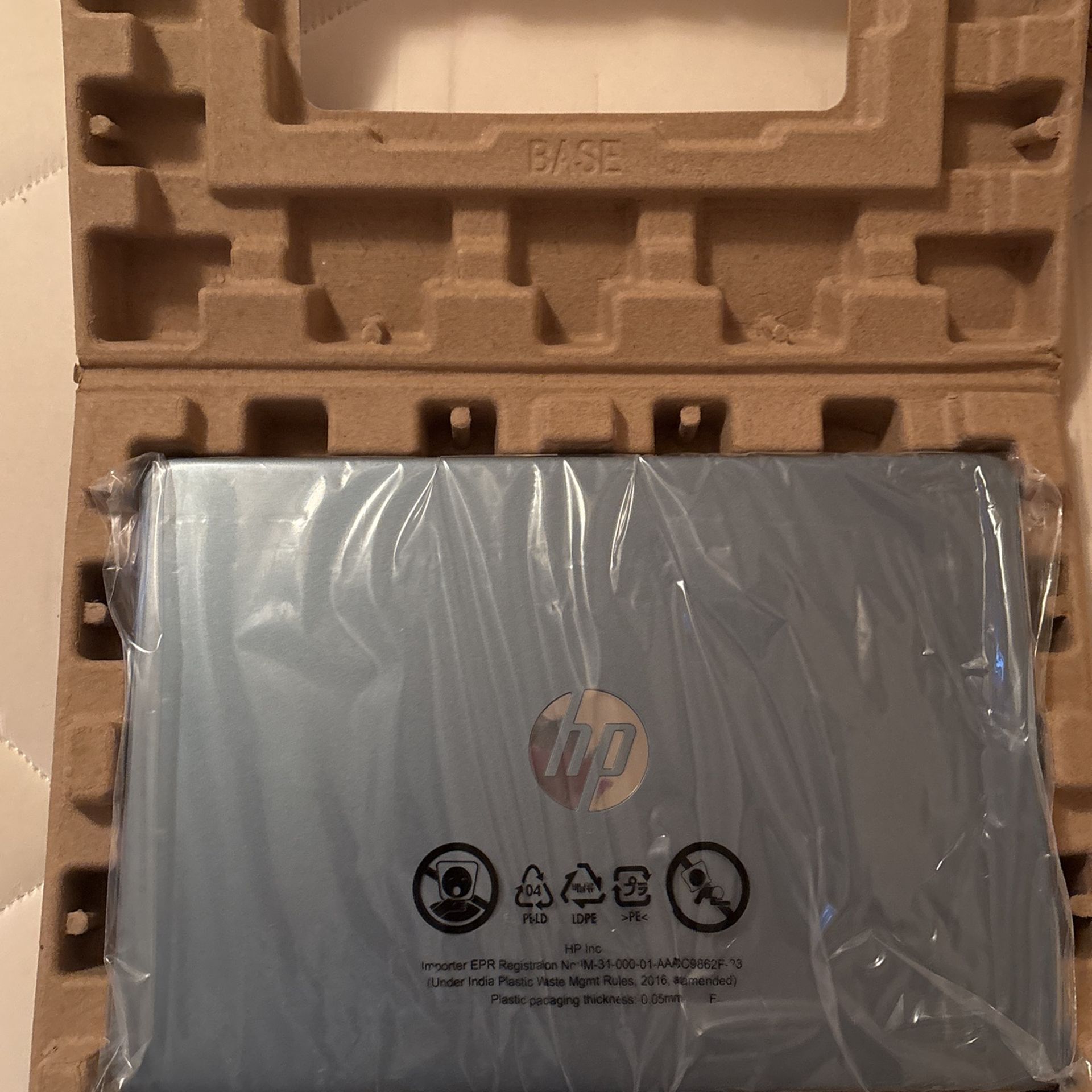 BRAND NEW NEVER USED HP 14" Touchscreen Intel 5GB RAM 64GB Storage Laptop w/Office 365