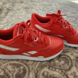 Womens Reebok Size 7