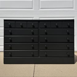 6 Drawer Solid Maple Wood Dresser / Color: Black