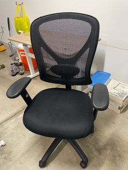 Black Mesh Office Chair with Armrests