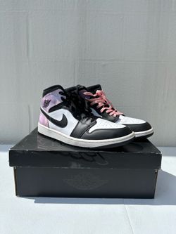 Nike Air Jordan 1 Mid Bleached Coral  size 12