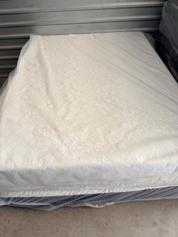Queen sizes mattres and box spring