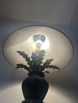 Vintage Style Floor Lamp (Read Description)