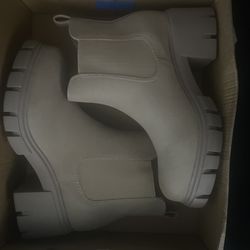 Brand New Women’s Boots  Size 7 