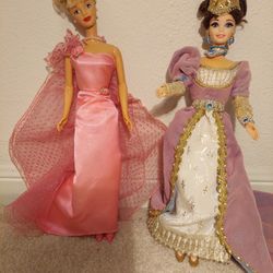 7 BARBIES, 3 Of Them Not Played With, All Accessories Included,  Lots Of 