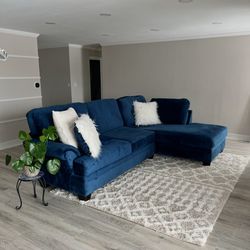 Waldport Navy Blue High Quality Sectional Couch