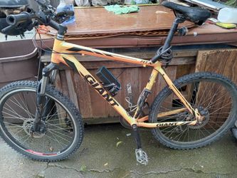 GIANT ATX Mountain Bike