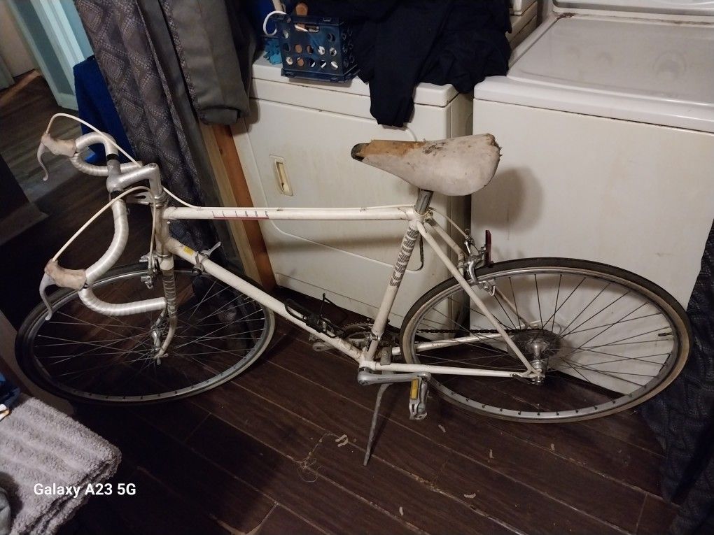 Schwinn le tour store for sale