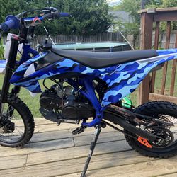125cc  Dirt Bike (Blue Camo Wrapped) 