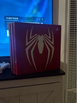 PS4 Pro Spider Man edition 1tb + 1 black controller