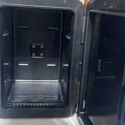 Frigidaire Retro 10L Mini Personal Refrigerator