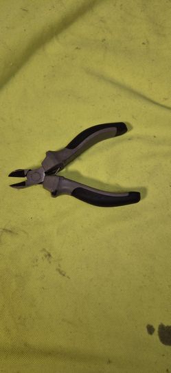 Precision Cutting Pliers
