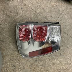 Used Right 2007 Equinox Taillight