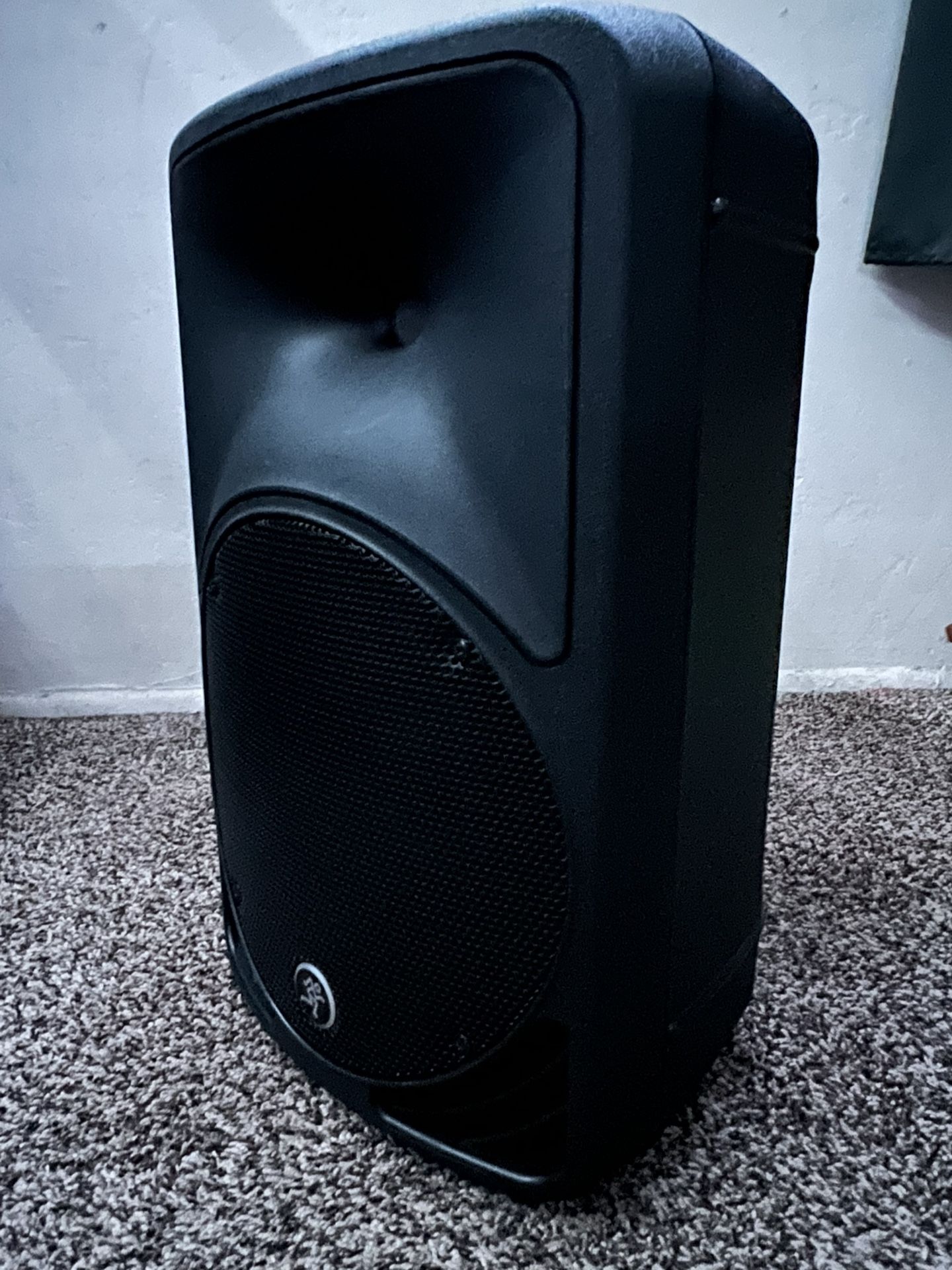 Mackie SRM (contact info removed) W “10” Portable Speaker