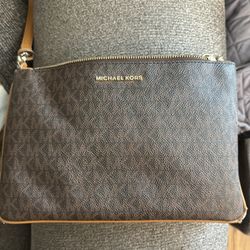 Michael Kors Cross Body Purse And Wallet