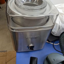 Cuisinart ice Cream Maker Machine with extra insert