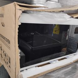 Brand New  Samsung Bespoke Microwave Oven White  30" W