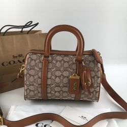 New COACH handbags, shoulder bags, messenger bags