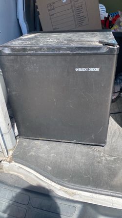 Mini fridge black &decker