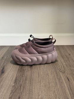 Crocs Overpuff Shorty Truffle