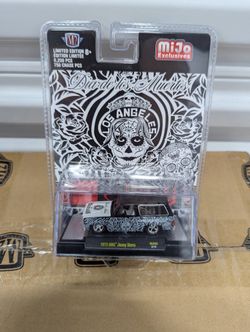 M2 Machines 1:64 1973 Chevrolet GMC Jimmy Sierra “Dias De Los Muertos” 2022