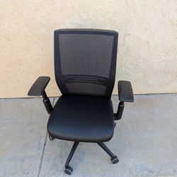 Sit On It Amplify Office Chair