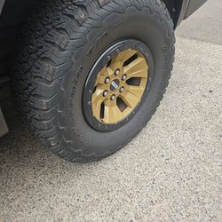 Ko2 All Terain With Gold Rims