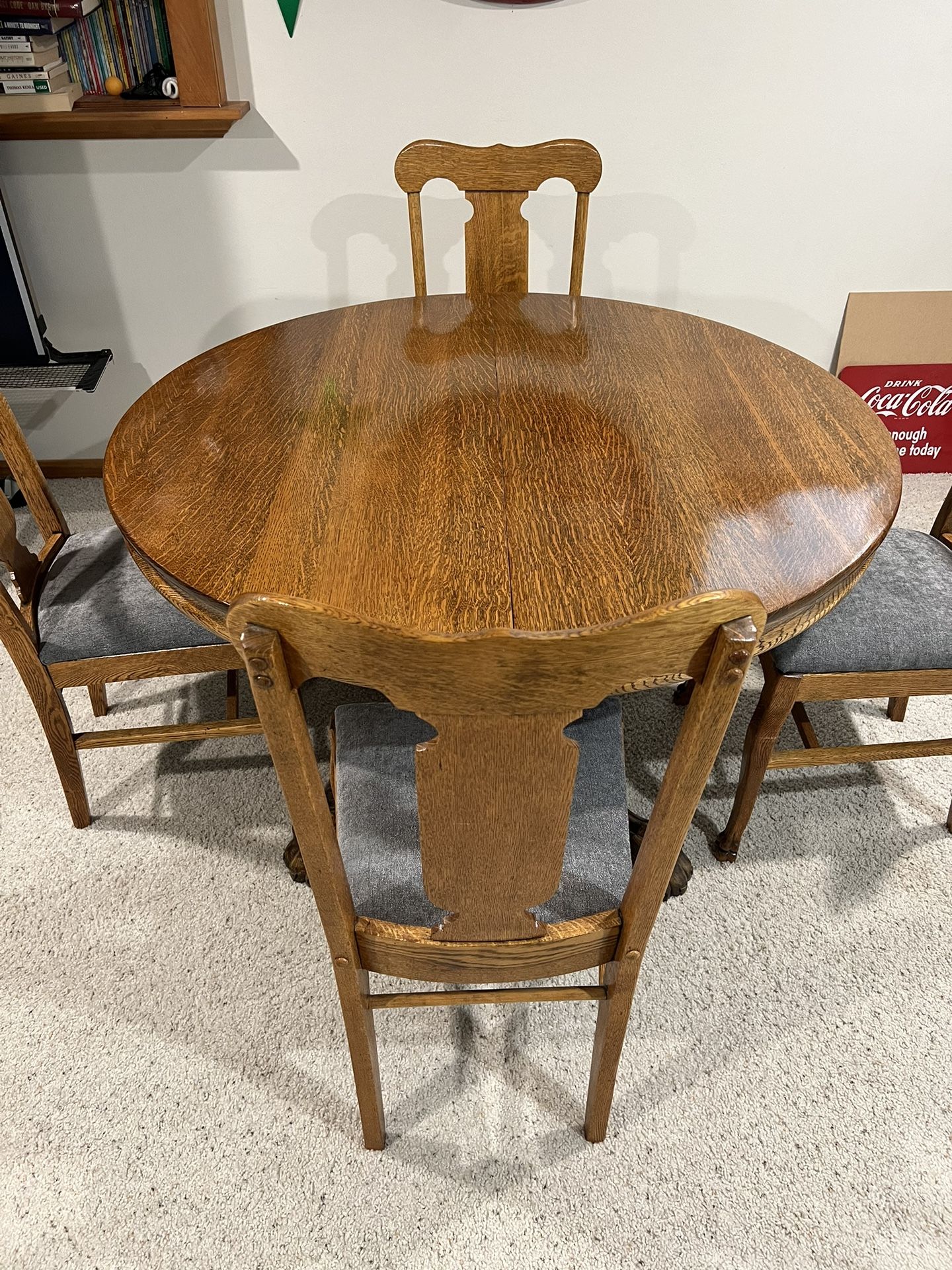 Round Oak Antique Claw Leg Table