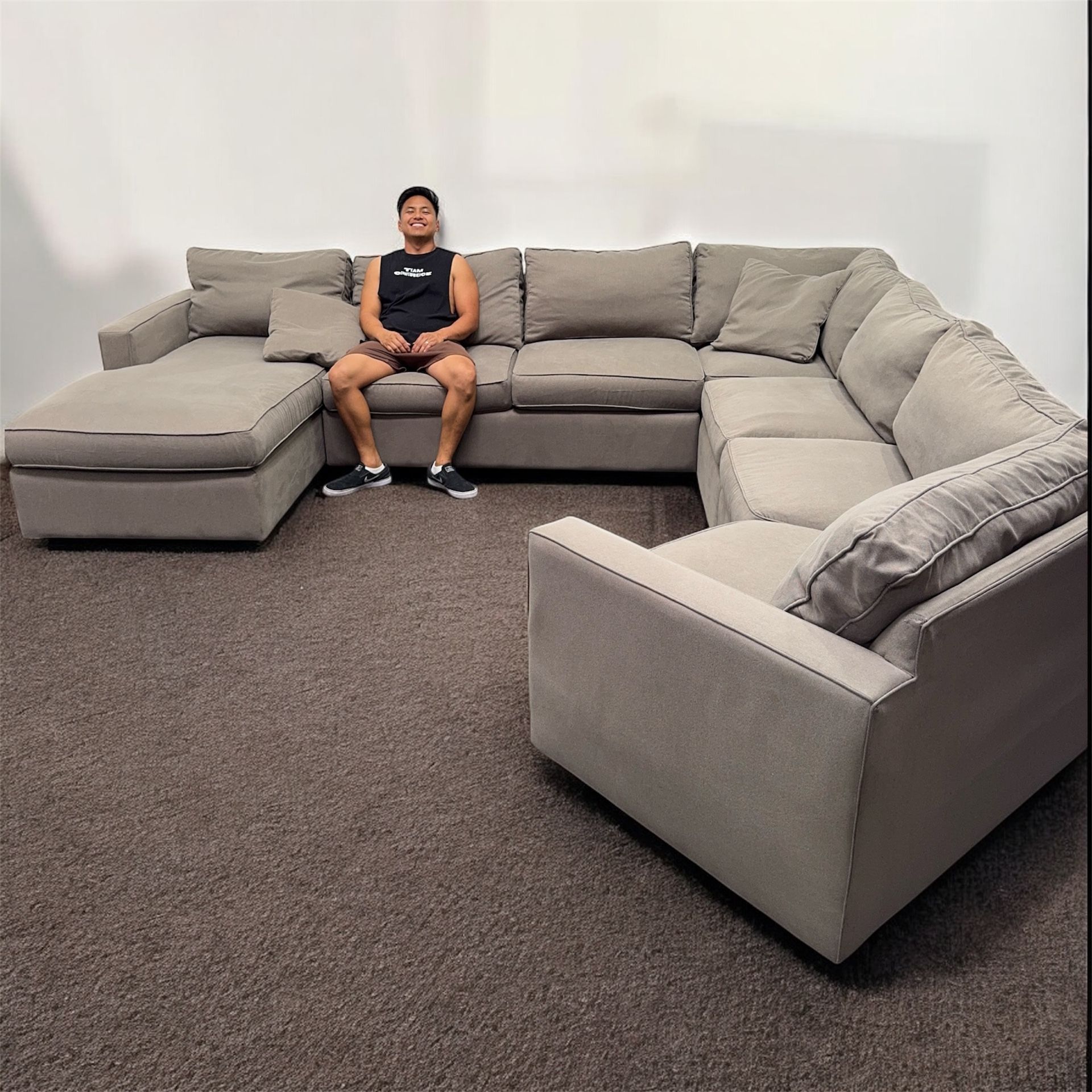 80% OFF: Room & Board York Sectional Couch ❌$7600 OFF❌ I can Deliver