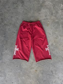 RED SWEATSHORTS