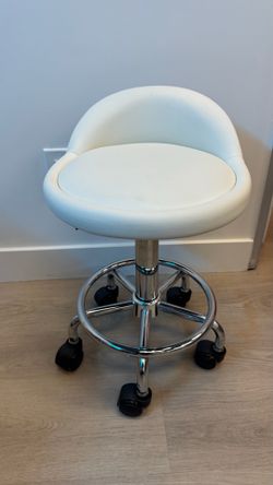 Swivel Aesthetician Chairs