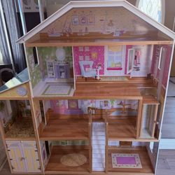 Dollhouse 