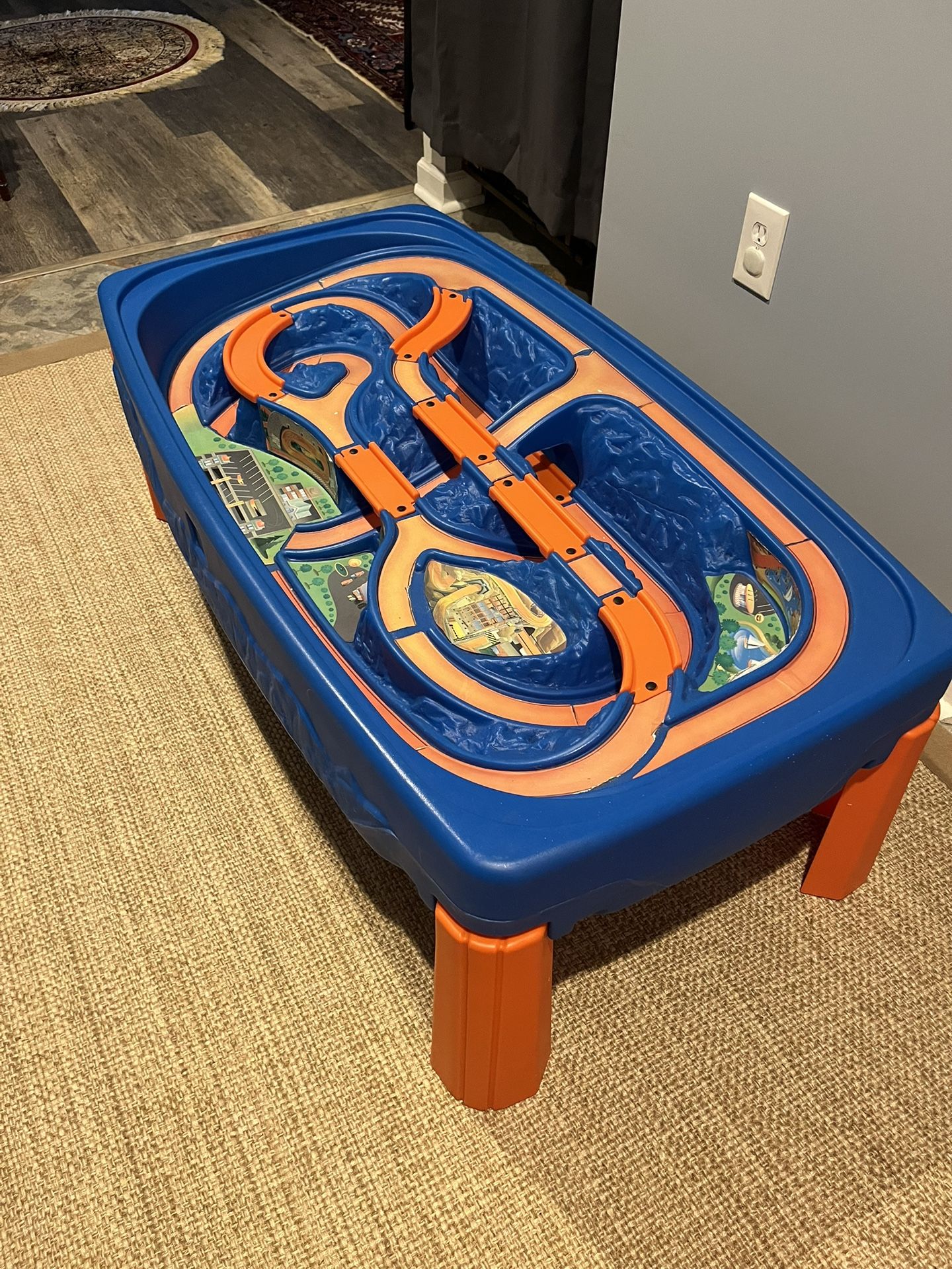 Step 2 Hot wheels Table And Track