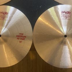 Like NEW Paiste 2002 Medium 14” Hi Hat Cymbals