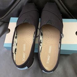 Toms Shoes