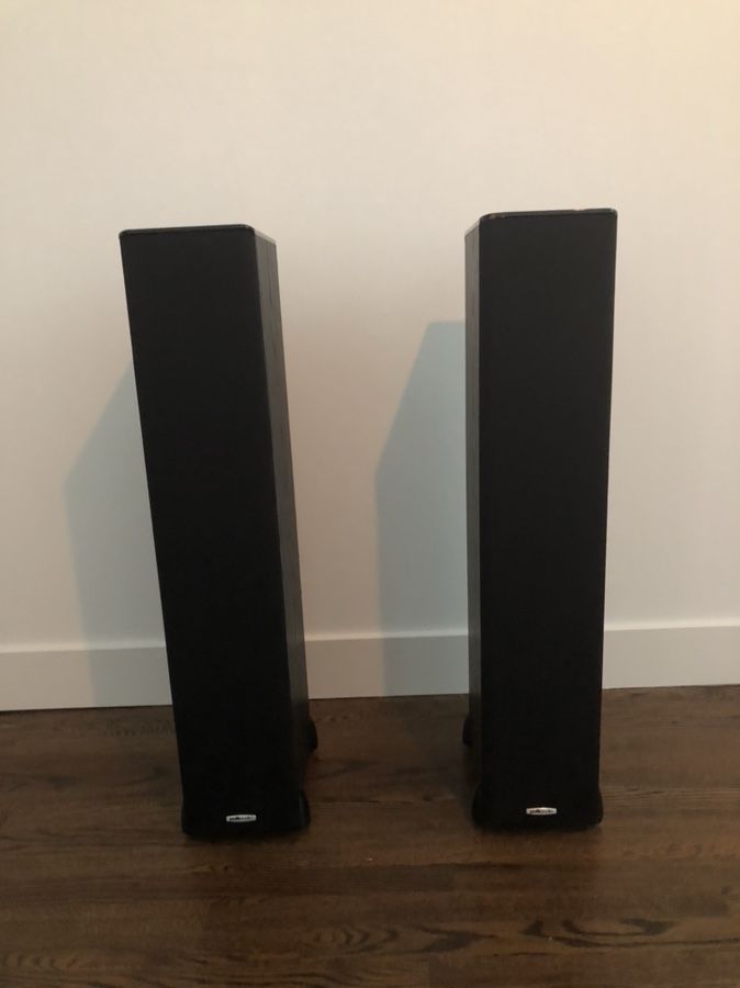 Polk Audio tower floor speakers (sold as a pair)