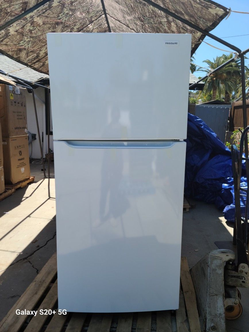 30" Top Freezer Refrigerator