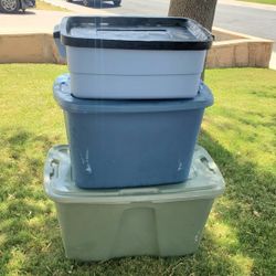3 Plastic Storage Containers 