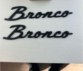 Ford Racing 2021+ Bronco Classic Script Fender Badges - Matte Black (Pair) - M-1447-BSMB