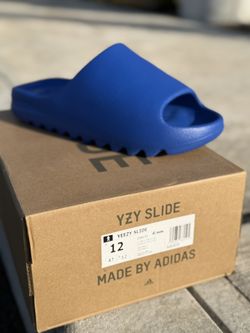 Yeezy Slide