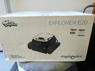Brand New Dolphin Explorer E20 Maytronics WiFi Portable Pool Vacuum!!!
