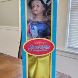 SNOW WHITE PRINCESS COLLECTOR